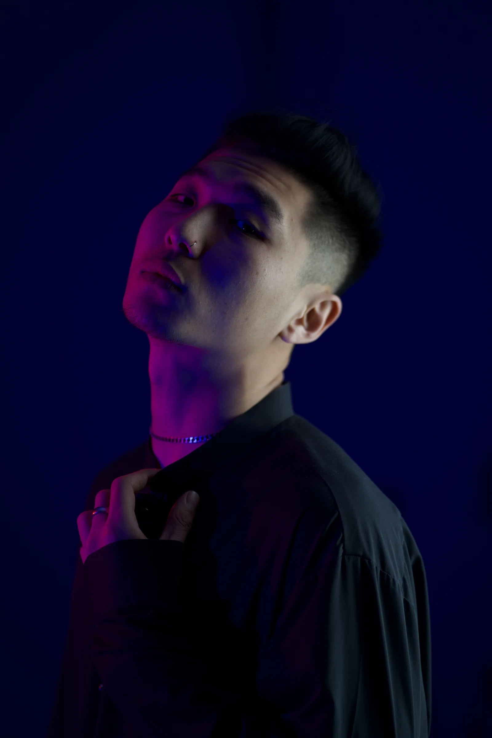 Kanghu / Side-lit portrait