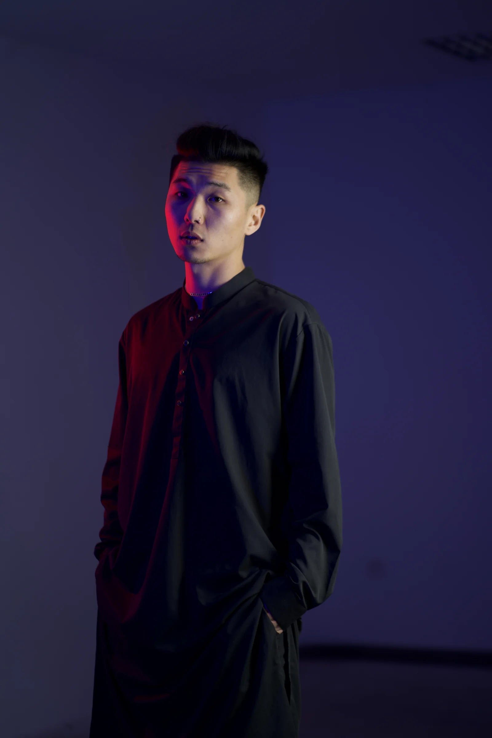 Kanghu / Full-body studio portrait
